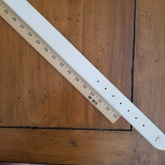 Women's XL Wide Vegan Leather White Belt, Faux, Silver tone Double Circle Buckle - Picture 6 of 9